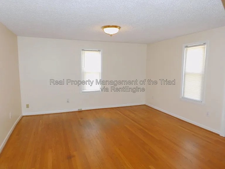 3076 Main St — Photo 5