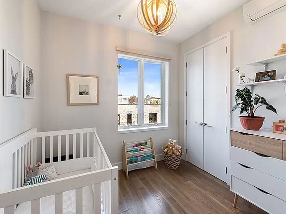 4th image of 26 E 19th St #5C