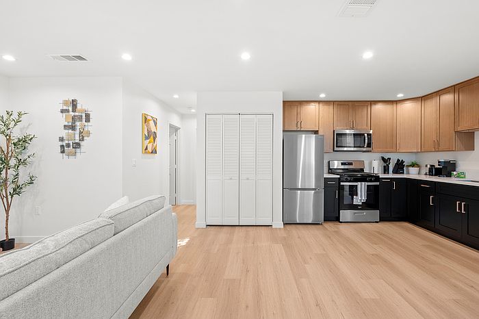 1st image of 14347 Emelita St