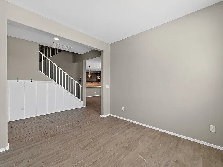 18040 W Louise Dr — Photo 10