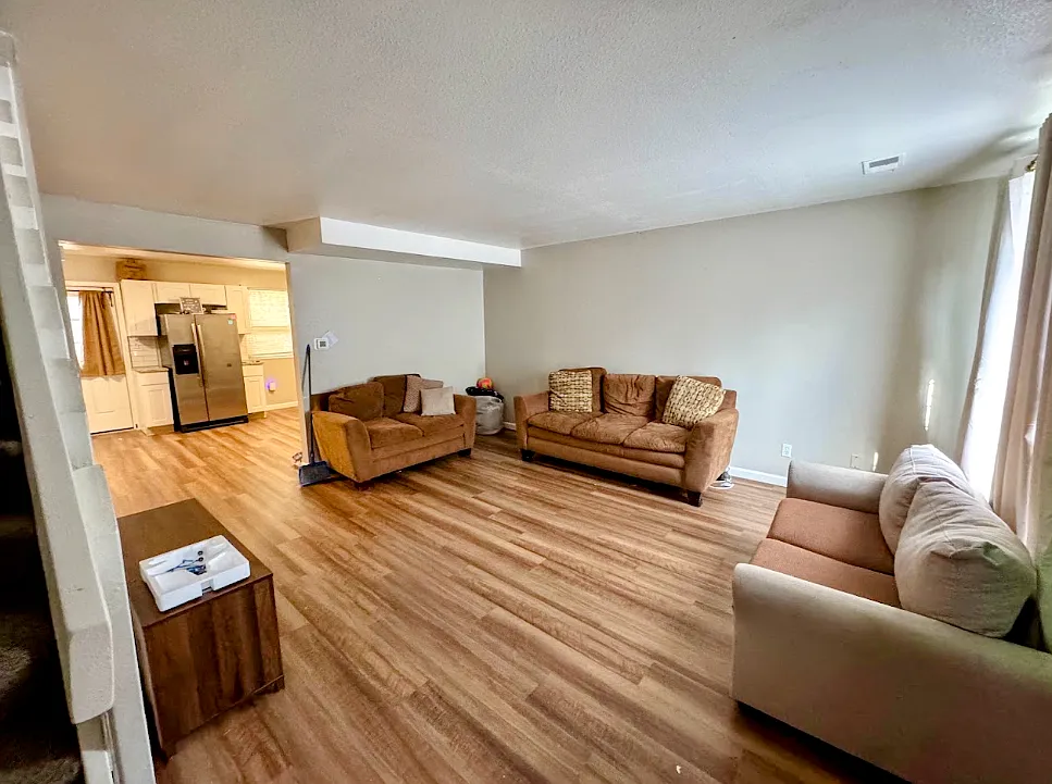 3 bed, 1129 sqft, $1,700 — Photo 2