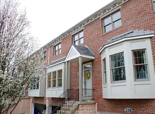 224 Highpointe Dr, Pittsburgh, PA 15220