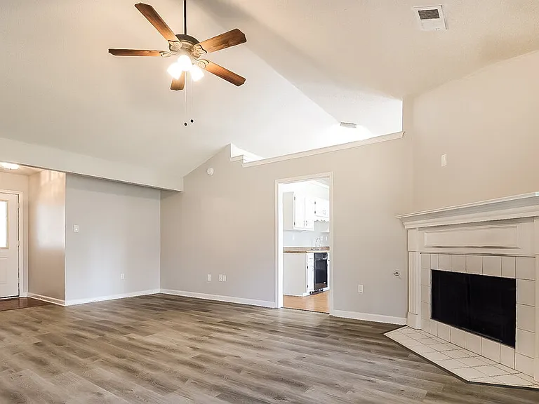 1805 Steeplechase Cv — Photo 6