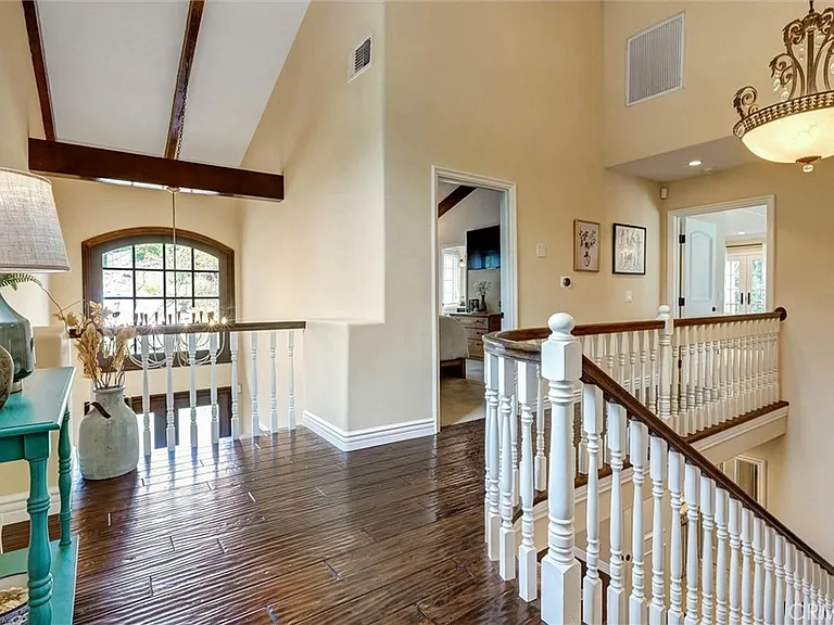 4751 Topeka Dr — Photo 29