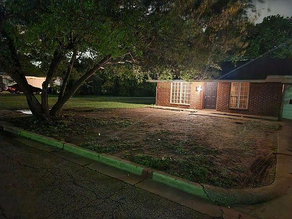 3rd image of 1816 N Saint Louis Ave