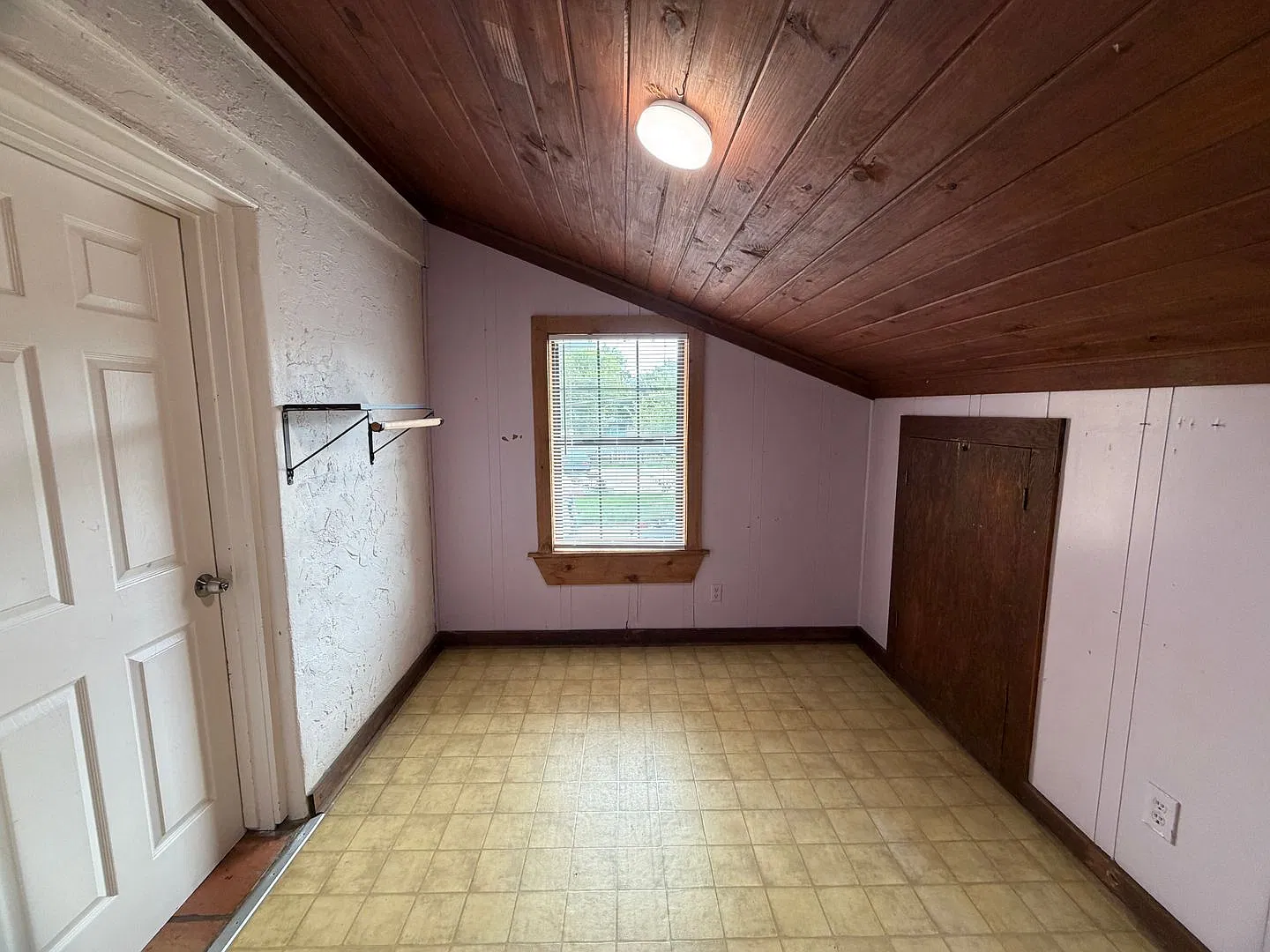 503 Verne St — Photo 4