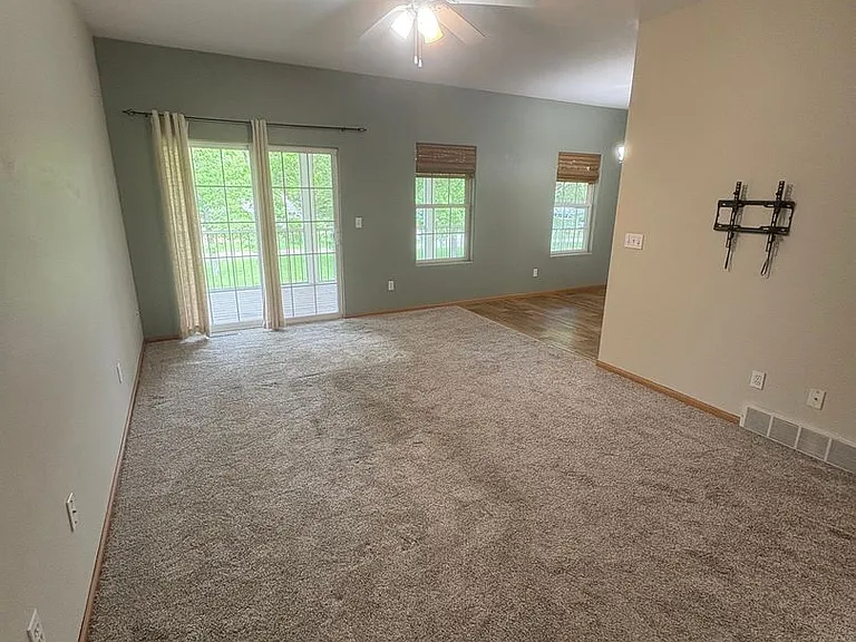 3852 Jay Ln — Photo 2