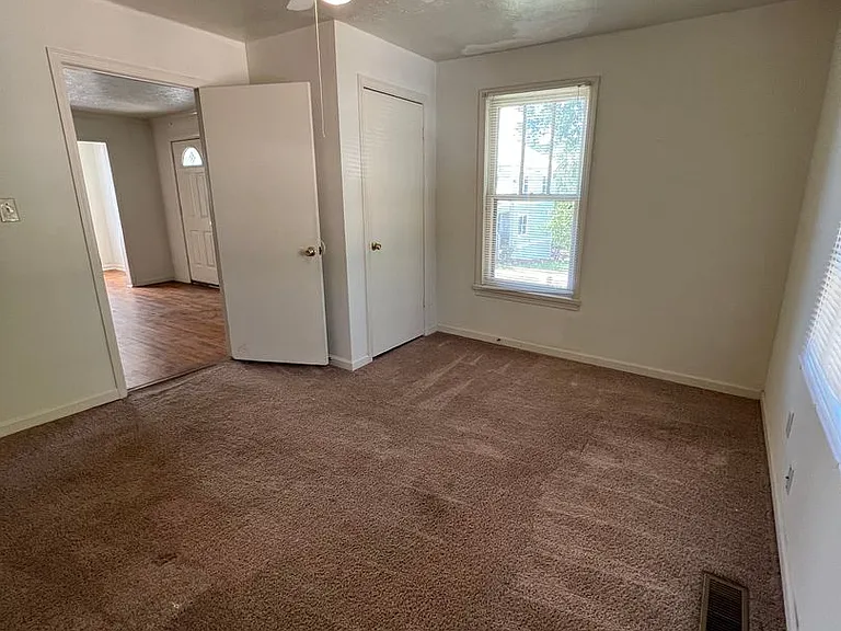 145 Herring St — Photo 6