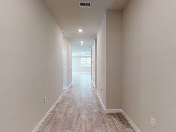3rd image of 799 La Mancha Dr