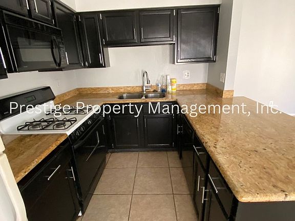 4th image of 2752 W Begonia Pl