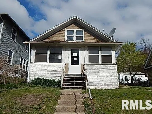 2120 Telegraph Rd, Davenport, IA 52804