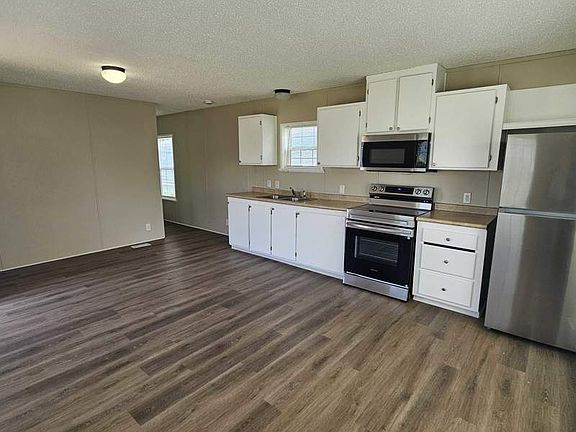 4th image of 2737 W Washington Ctr #251