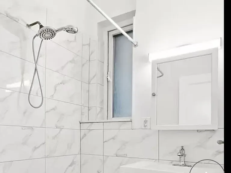 26 E 63rd St #3E — Photo 10