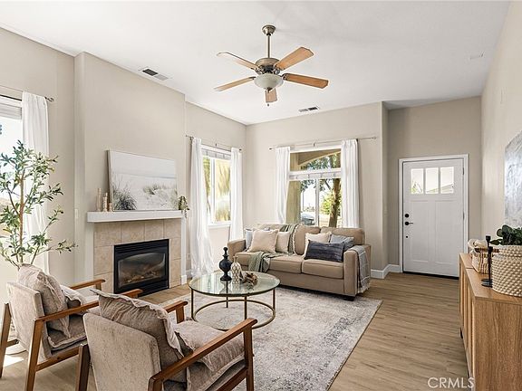 4th image of 1459 Yosemite Dr