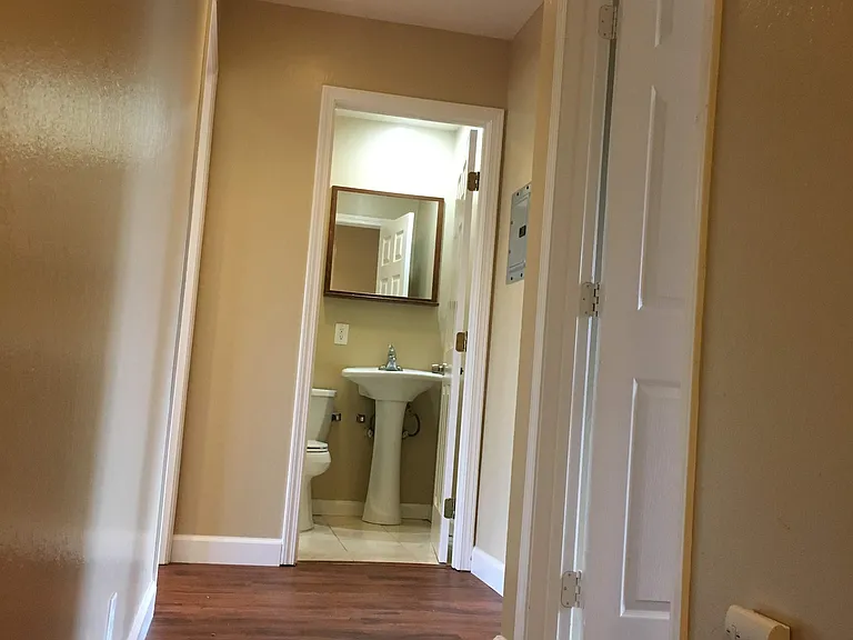 450 S Buena Vista Ave — Photo 11