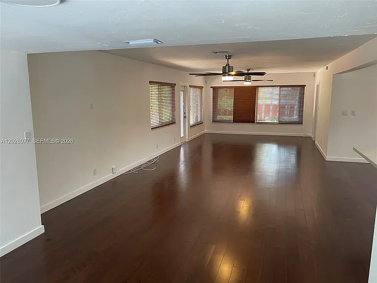 1230 Hollywood Blvd — Photo 2