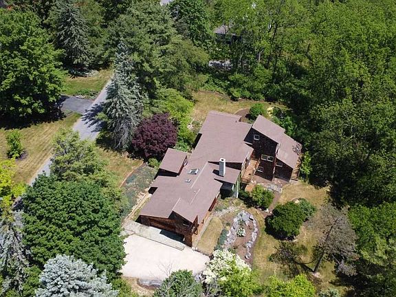 2nd image of 806 E McCormick Ave