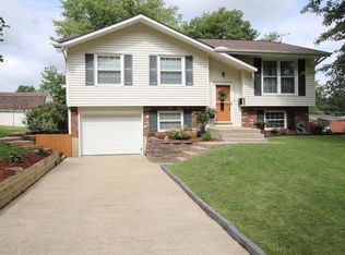 4702 Fantasy Ln, Alton, IL 62002