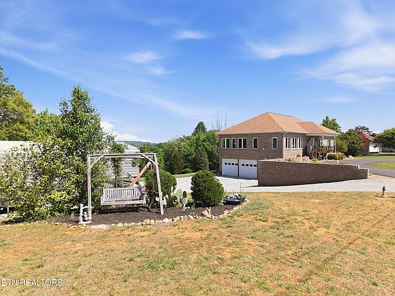 5th image of 446 Gaut Rd