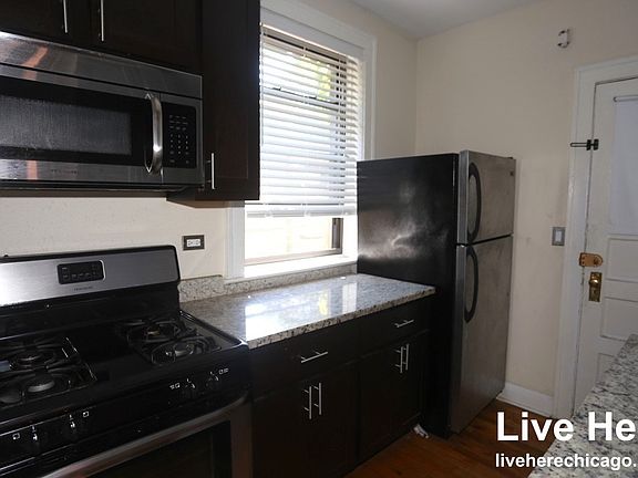 2nd image of 4717 N Leavitt St #1