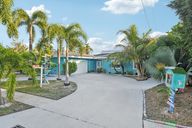 Bay Crest Dr-S0611-047.jpg