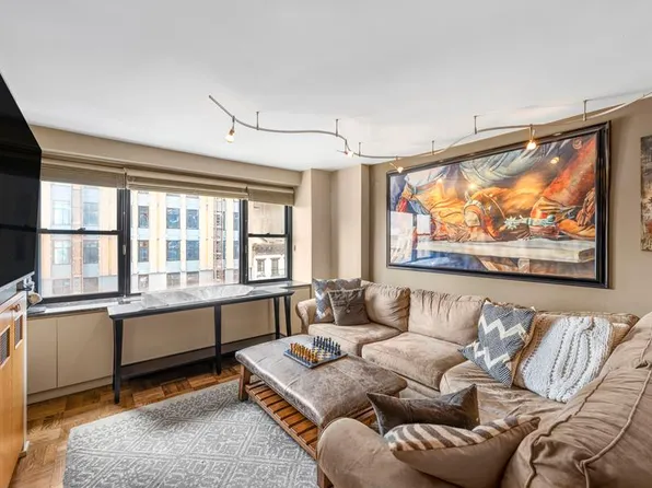 196 East 75th Street image 10 of 15