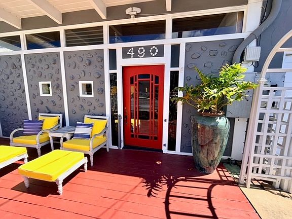 4th image of 490 Whidbey St