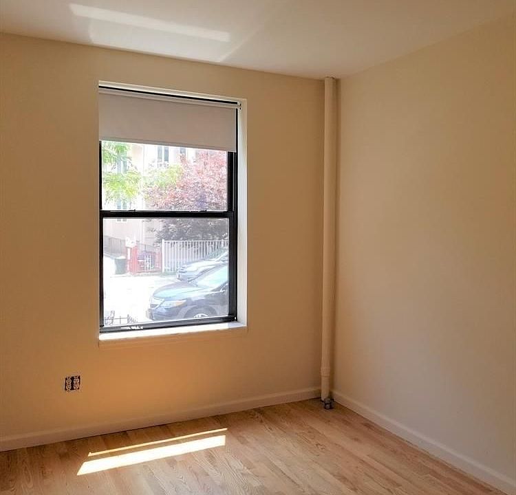 2nd image of 54 Bay 29th St APT A1