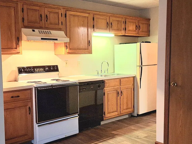 110 E Hummelstown Street — Photo 7