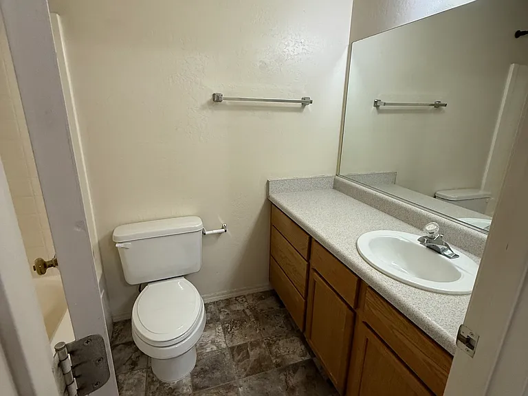 510 S Fountaine St #2 — Photo 9