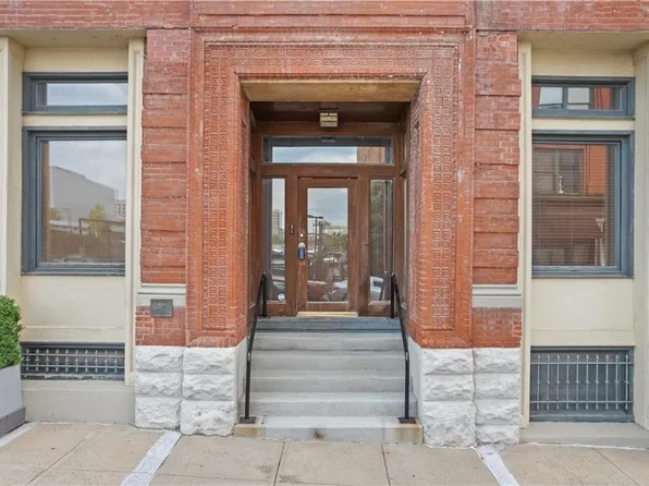 612 Central 105 St, Kansas City, MO 64105