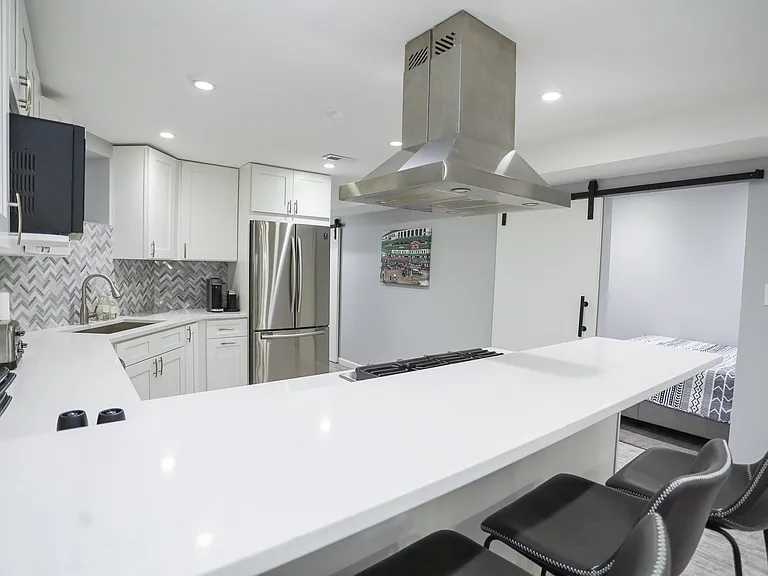 3556 N Wilton Ave #1 — Photo 10