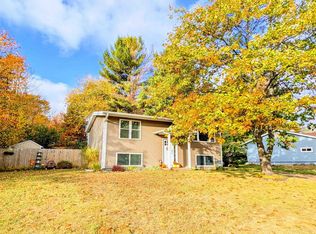 128 Sunset Dr, Negaunee, MI 49866