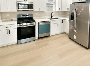 4300 N Kimball Ave #2R, Chicago, IL 60618