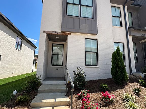 2nd image of 701 Miramar Ln