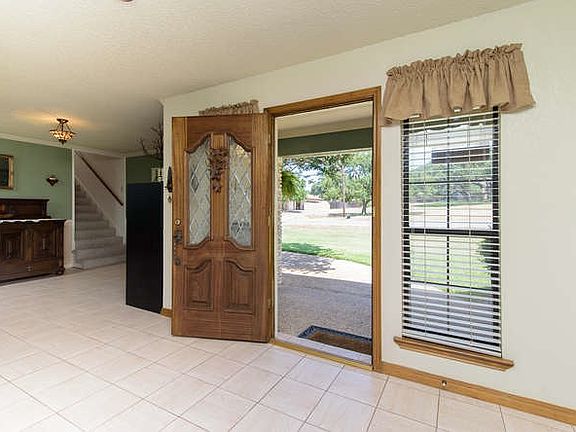 2nd image of 405 Canyon Wren Dr