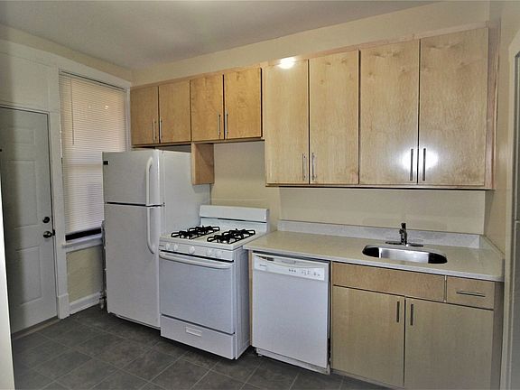 2nd image of 5206 S Woodlawn Ave APT 1