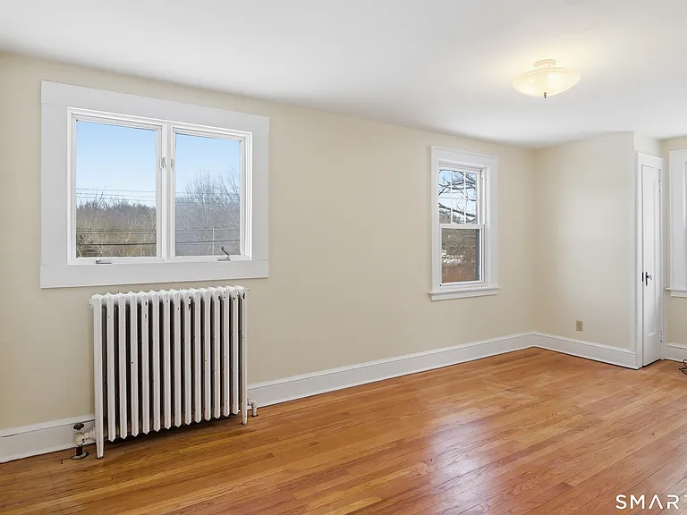 815 E Main St — Photo 32