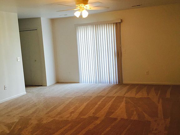 4th image of 42099 Queen Victoria Ct