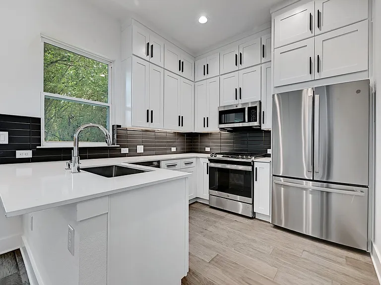 2308 Maxwell Ln #2 — Photo 2