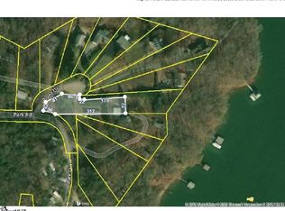 103 Point Dr, Townville, SC 29689