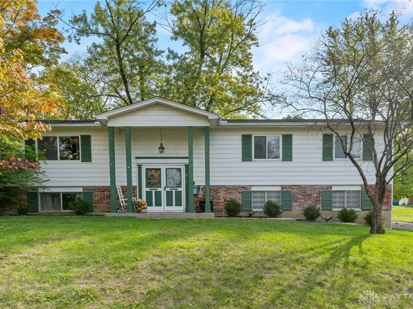 814 Silverleaf Dr, Dayton, OH 45431