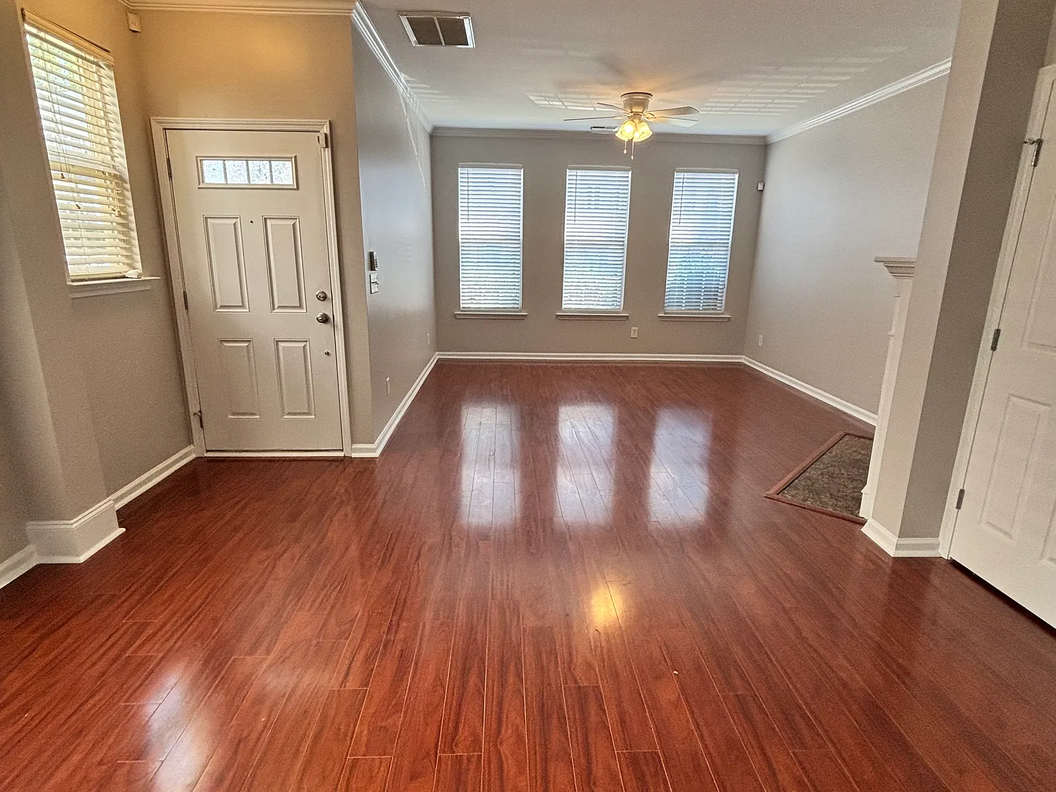 2 bed, 2.5 bath, 1388 sqft, $1,850 — Photo 2