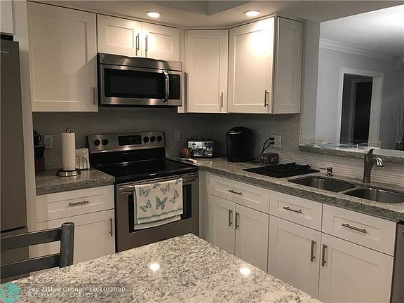 4th image of 4302 Martinique Cir APT K3