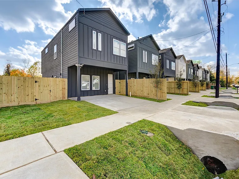 1217 Dewalt St — Photo 21
