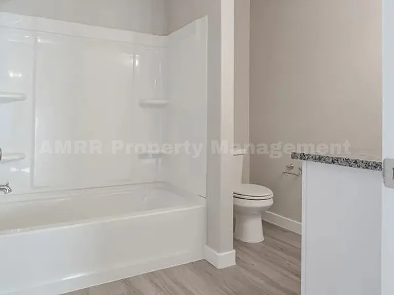 7216 East Cres #99-1/2 — Photo 11