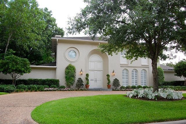 Welcome home to 6022 Deerwood in the heart of Tanglewood!