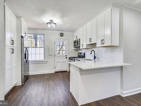 3rd image of 1201 S Barton St Unit 137