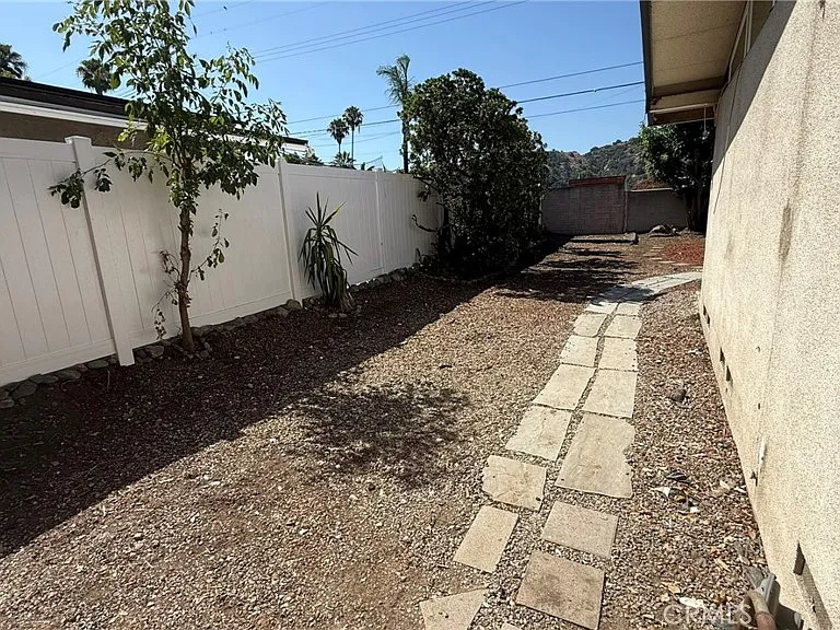 1002 E Walnut Ave — Photo 27