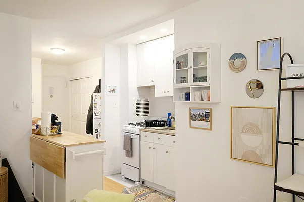 Rented by Sotheby's International Realty | media 6